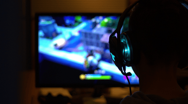 为什么会出现“A D3D11-compatible GPU”报错